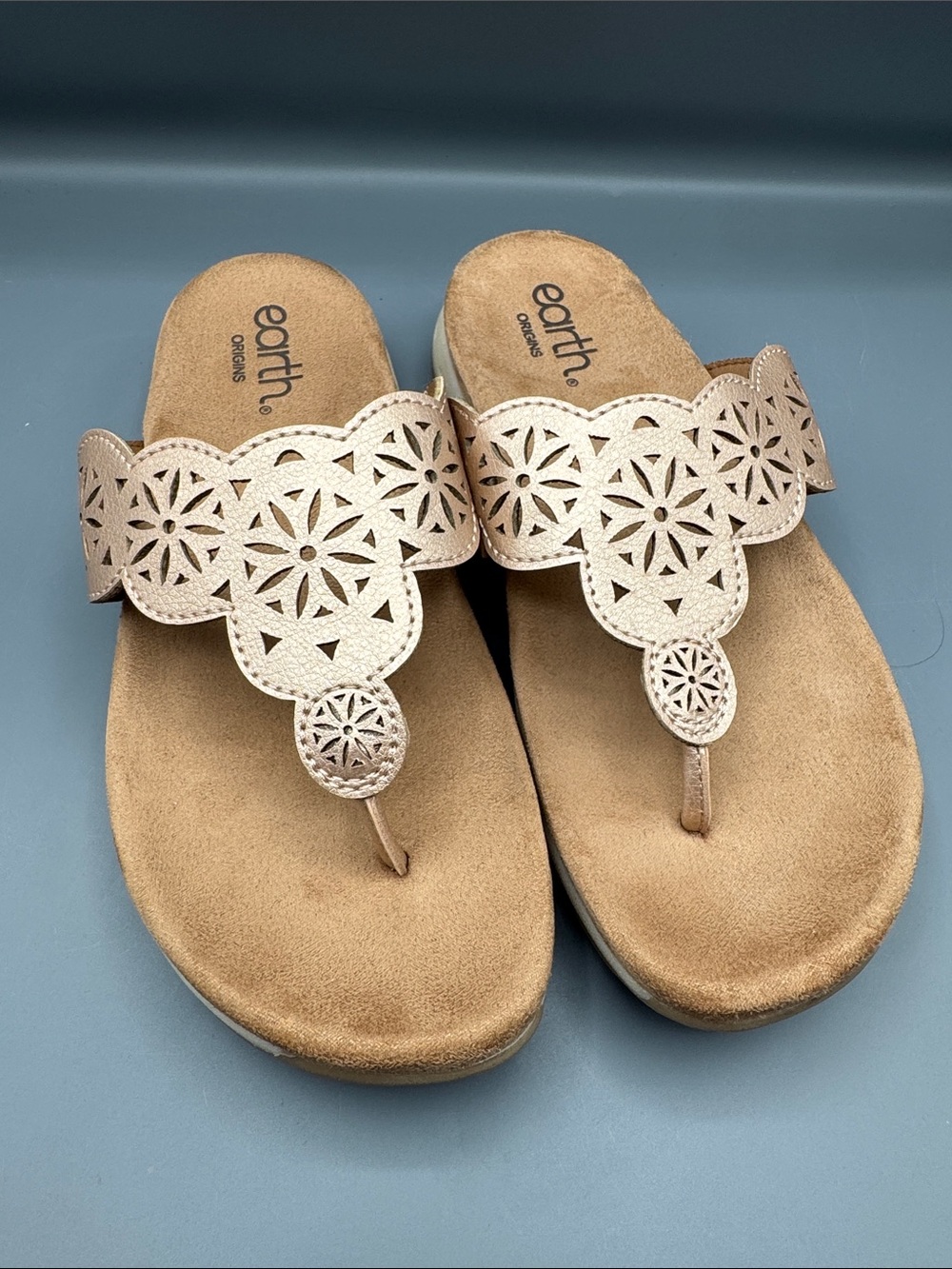 Earth Women's Sadie T-Strap Flat Sandals